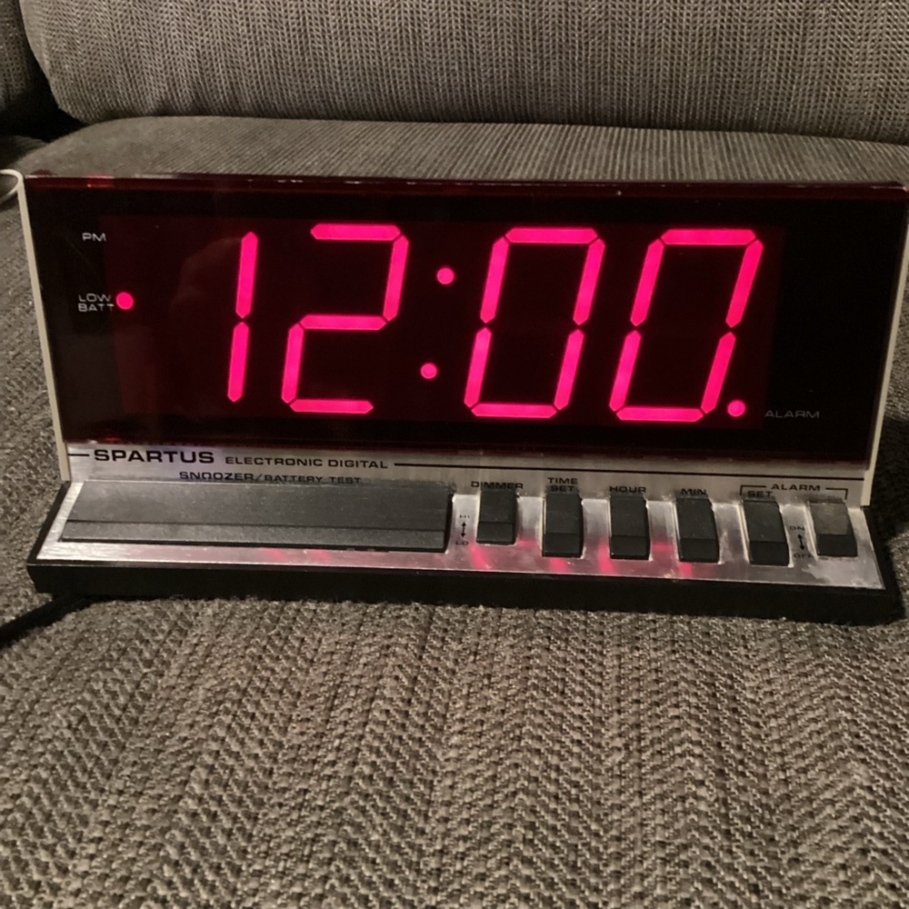 Vintage Spartus Electronic Digital Alarm Clock High Tech Model 1150, 1970’s